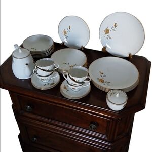 Noritake 6608‎ Primadonna 25 Piece Dinnerware Place Setting + Service